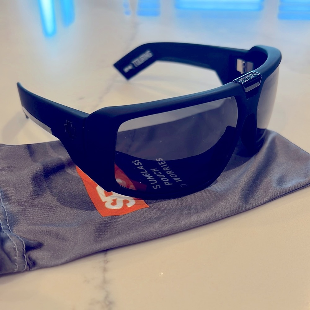 Men’s Spy Optics “Touring” sunglasses EUC!